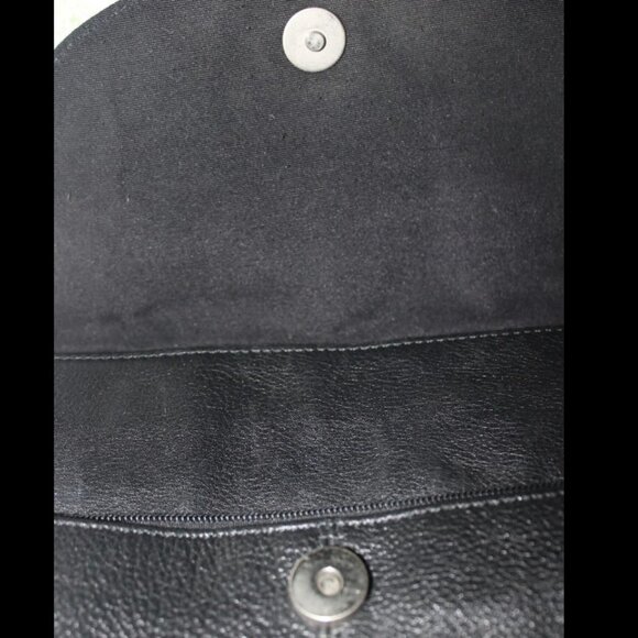 Vintage Black Leather Style GUESS Purse With Long Clip Shoulder Strap Zipper Y2K - Picture 3 of 6